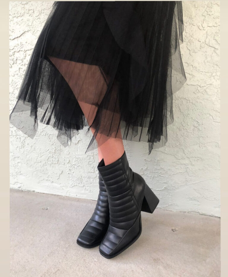 Quilted Blk Flared Heal