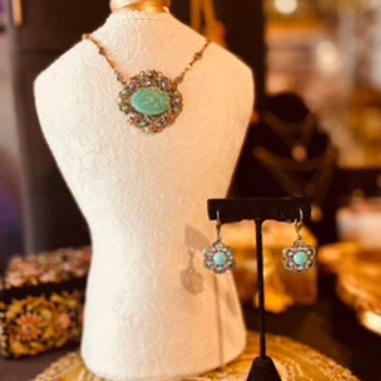 Fit for a Queen Necklace