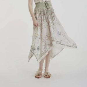 Delicate Me Square Skirt