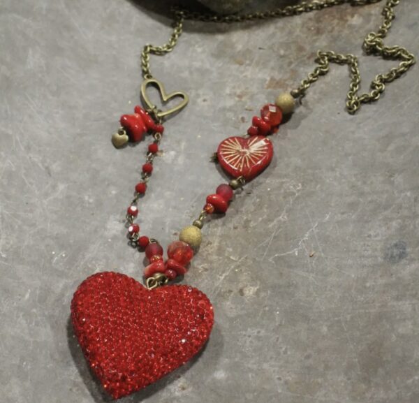 Retro Heart Necklace - Image 4