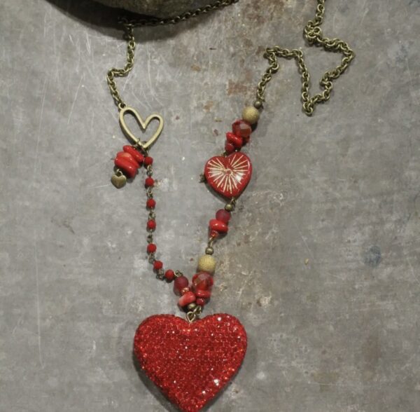 Retro Heart Necklace - Image 3