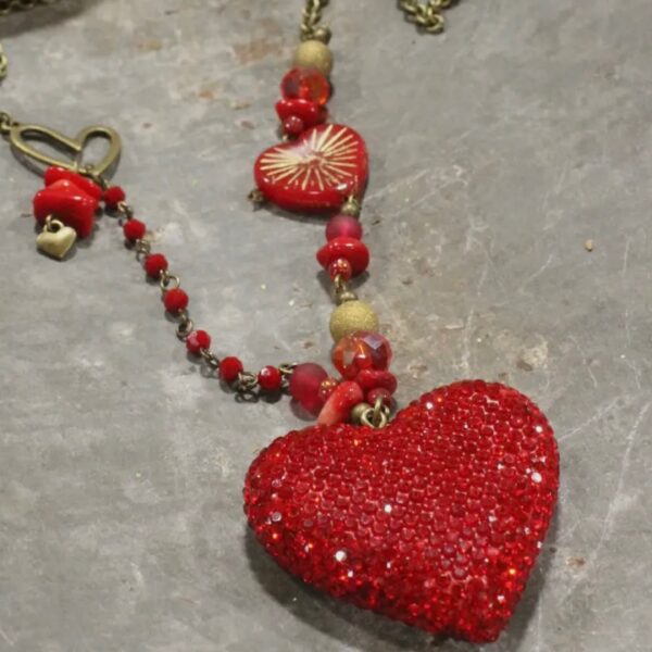 Retro Heart Necklace