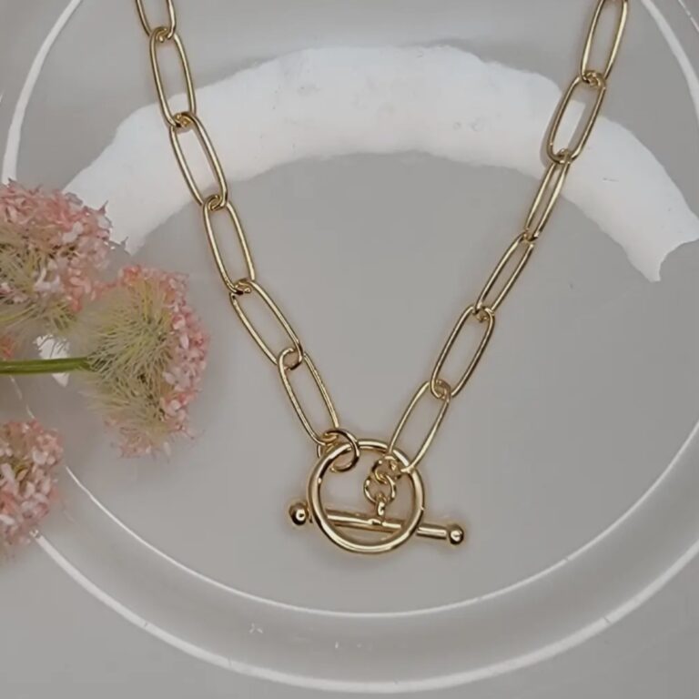 Paperclip Chain Toggle Necklace