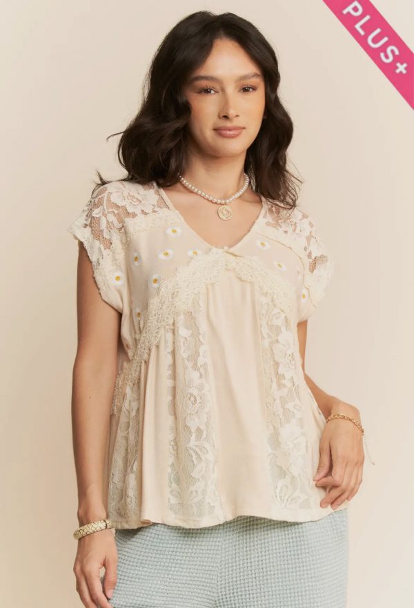 Glitzy Daisy Top- Plus - Image 11