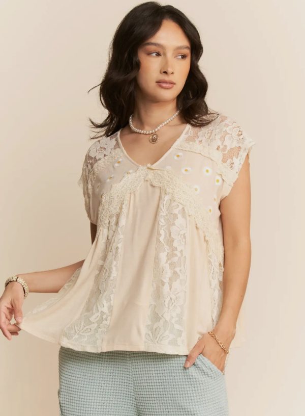 Glitzy Daisy Top- Plus - Image 9
